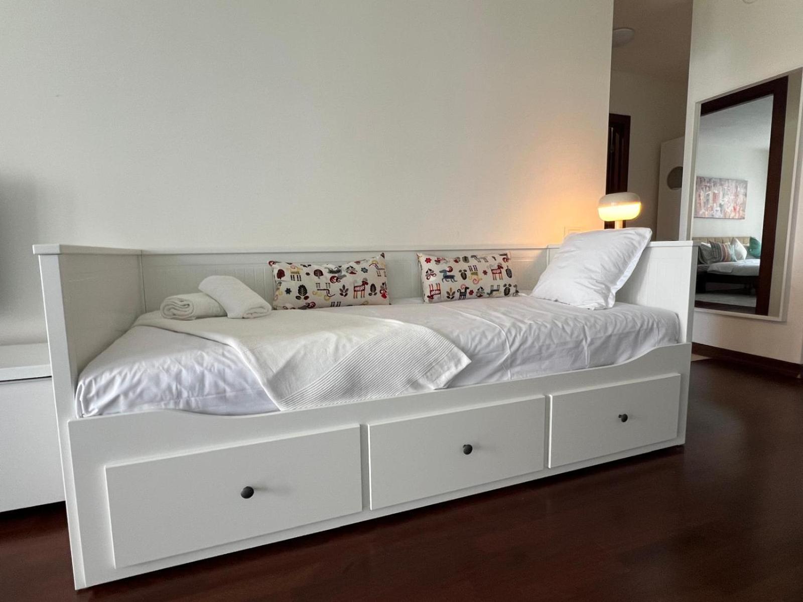 Central City Oasis - Incity Bucureşti Ngoại thất bức ảnh