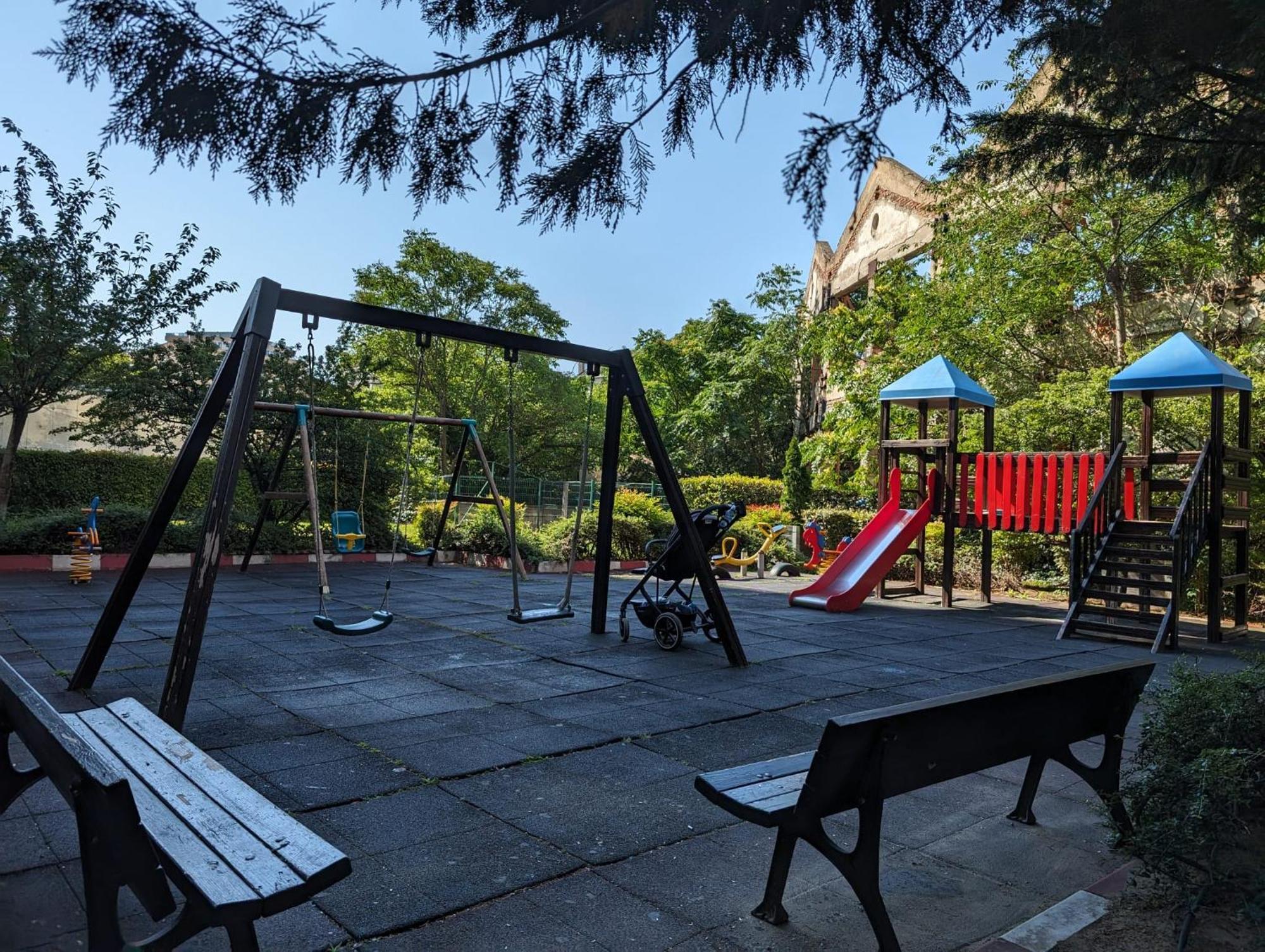 Central City Oasis - Incity Bucureşti Ngoại thất bức ảnh