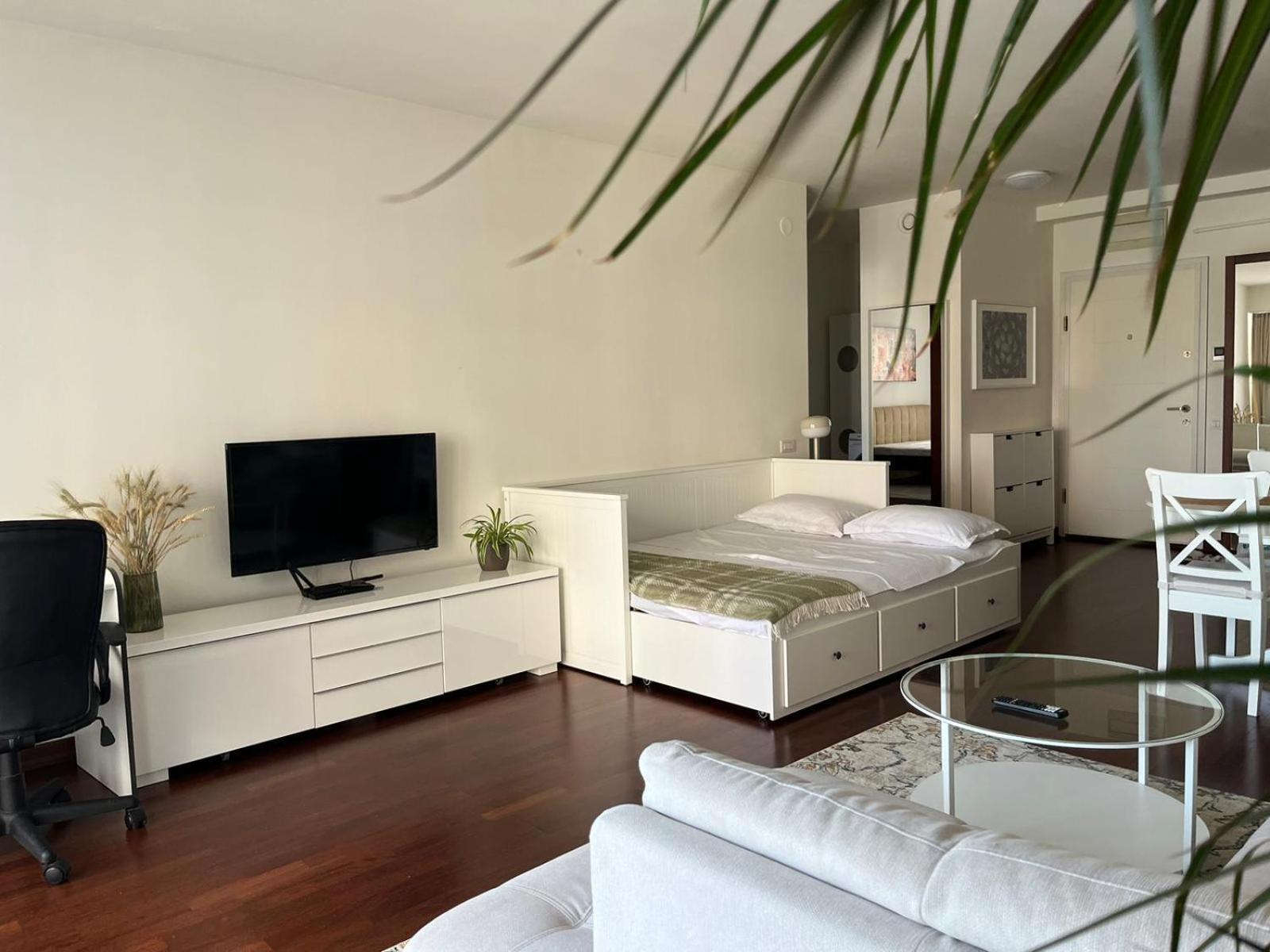 Central City Oasis - Incity Bucureşti Ngoại thất bức ảnh